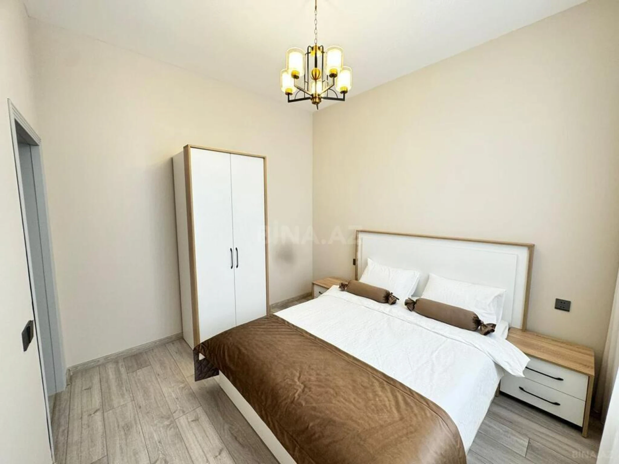 Satılır 6 otaqlı həyət evi 200 m²
