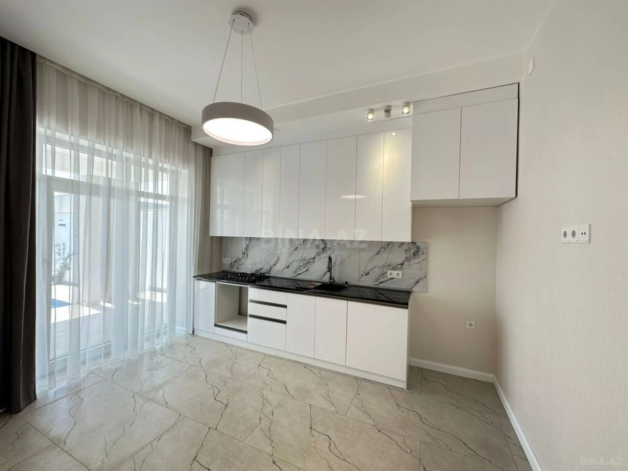 Satılır 4 otaqlı həyət evi 160 m²