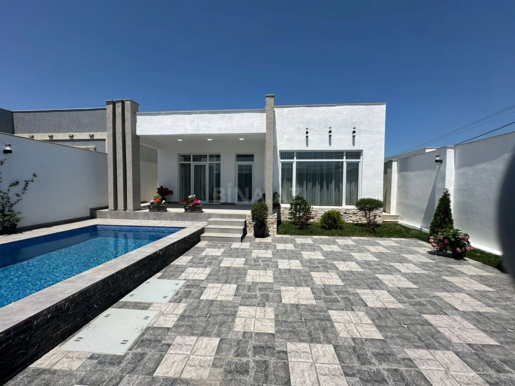 Satılır 4 otaqlı həyət evi 160 m²