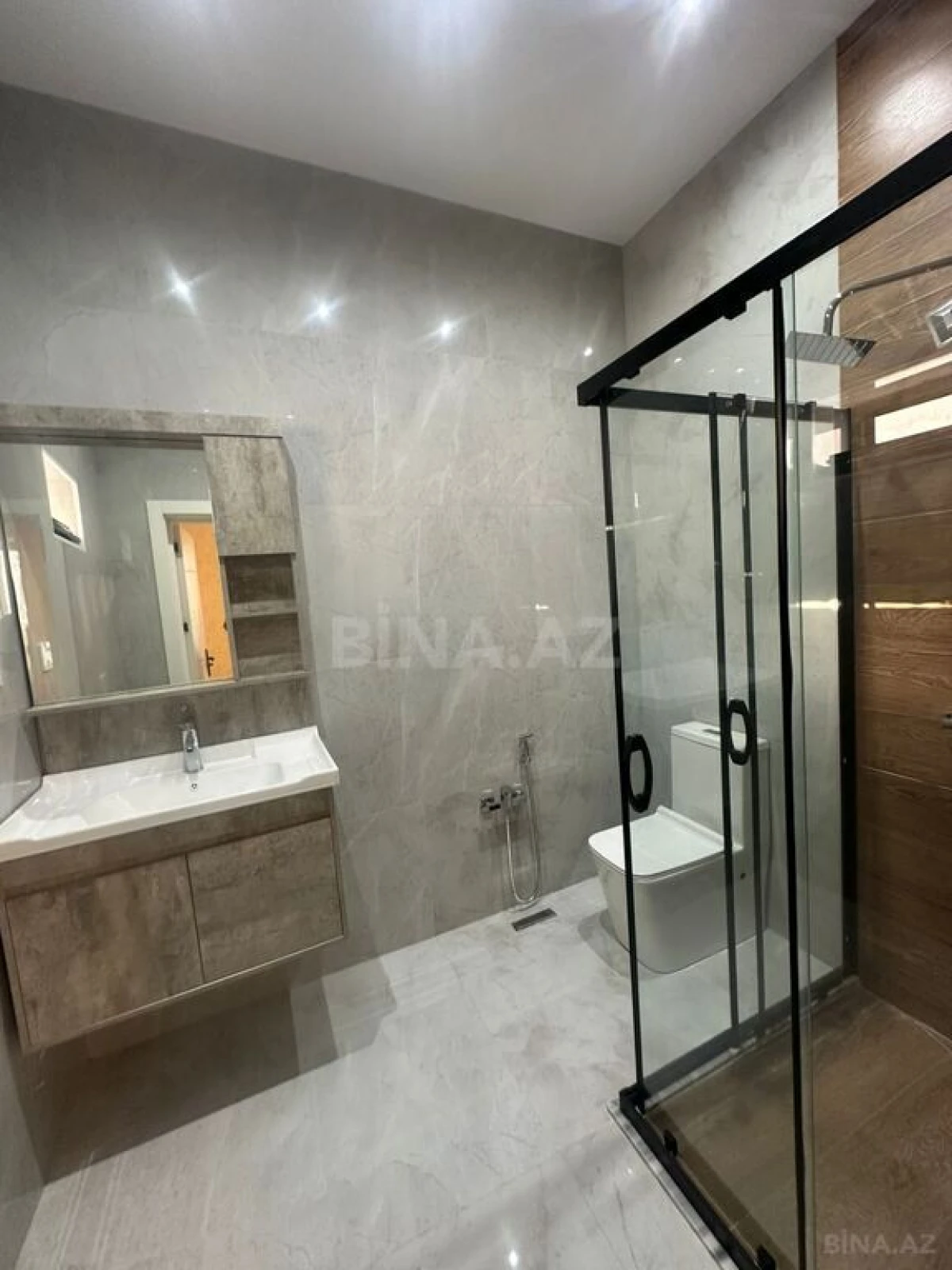 Satılır 4 otaqlı həyət evi 170 m²