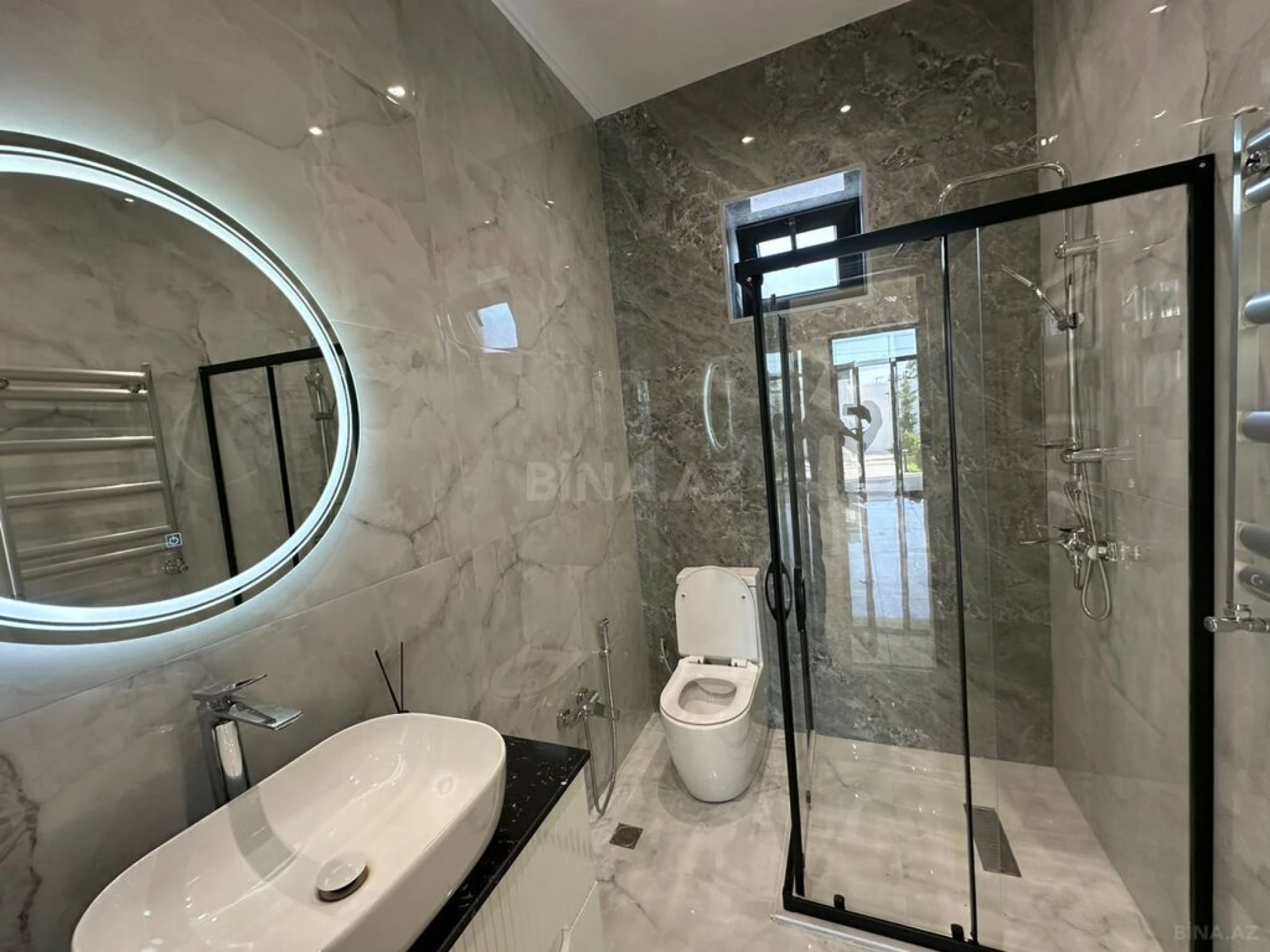 Satılır 4 otaqlı həyət evi 170 m²