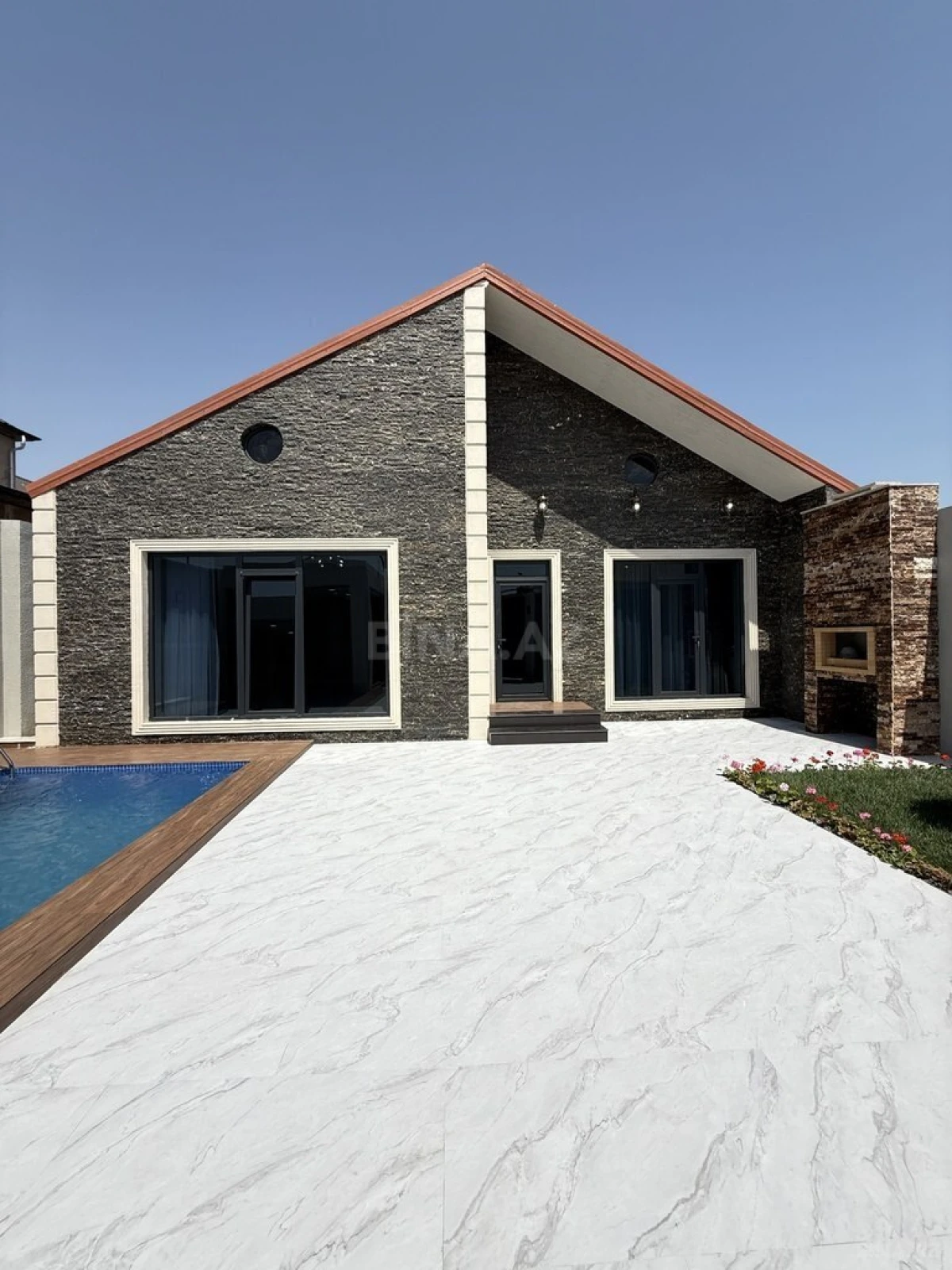 Satılır 4 otaqlı həyət evi 145 m²