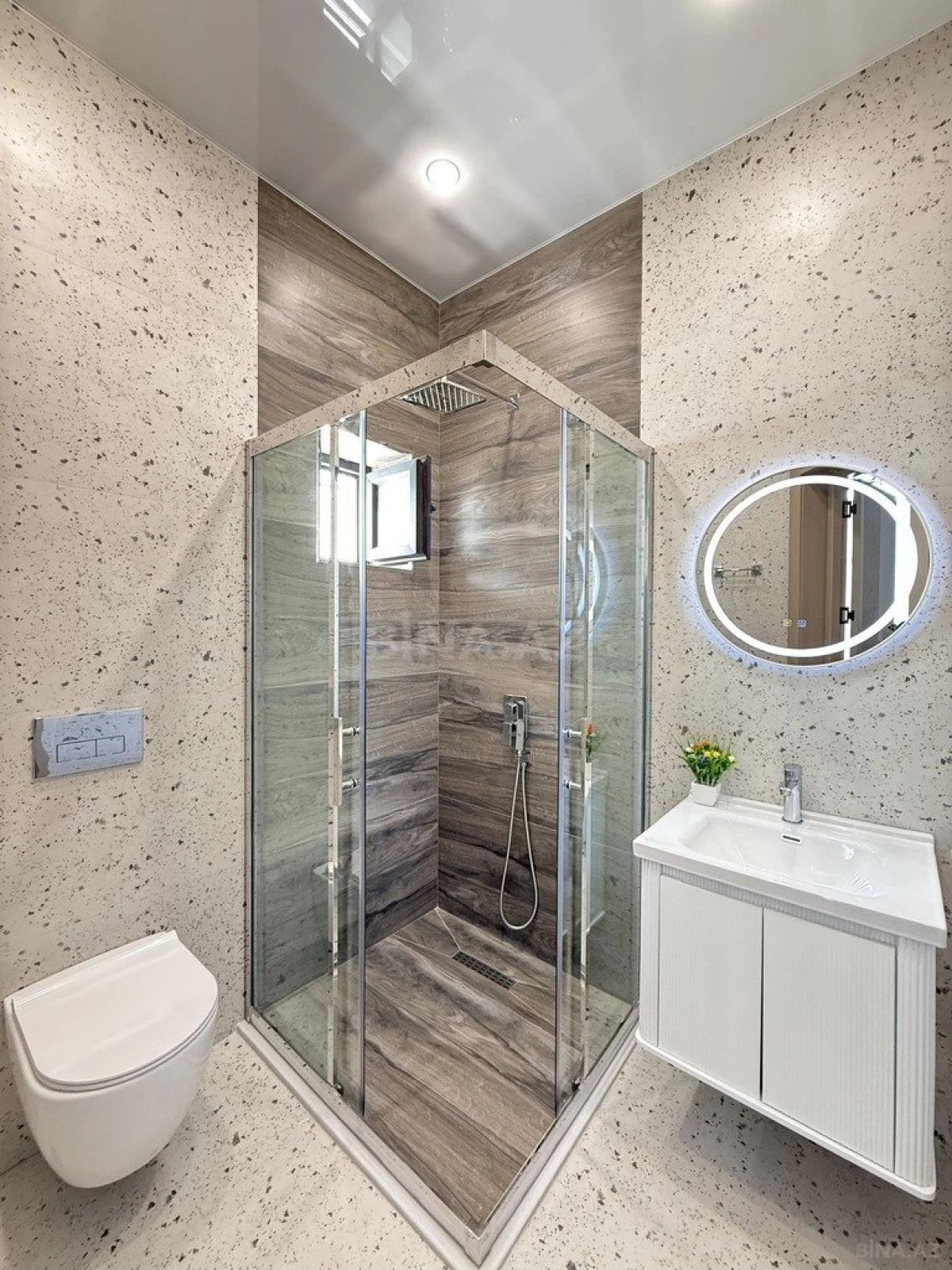 Satılır 5 otaqlı həyət evi 220 m²