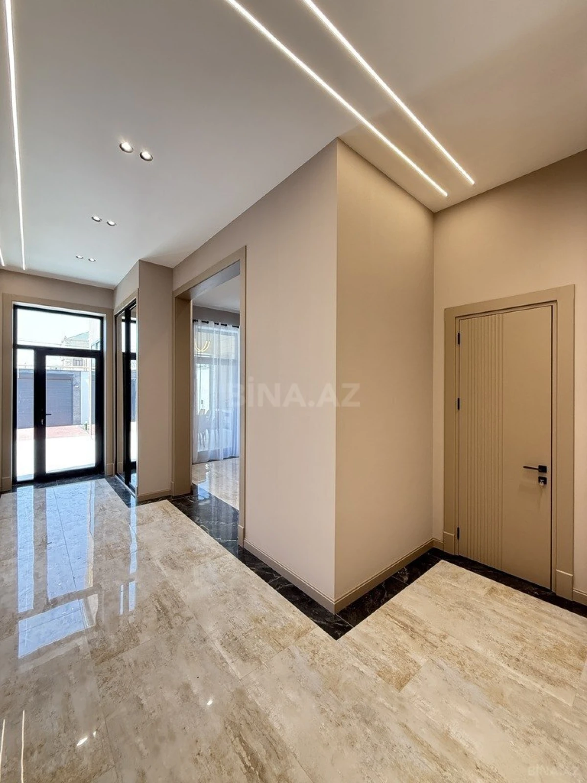 Satılır 5 otaqlı həyət evi 220 m²