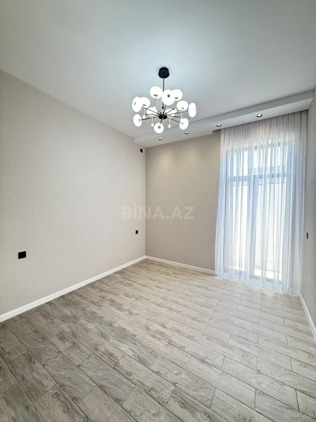 Satılır 5 otaqlı həyət evi 220 m²