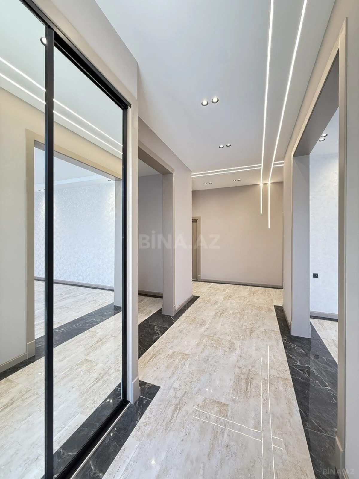 Satılır 5 otaqlı həyət evi 220 m²