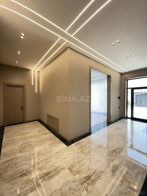 Satılır 5 otaqlı həyət evi 220 m²