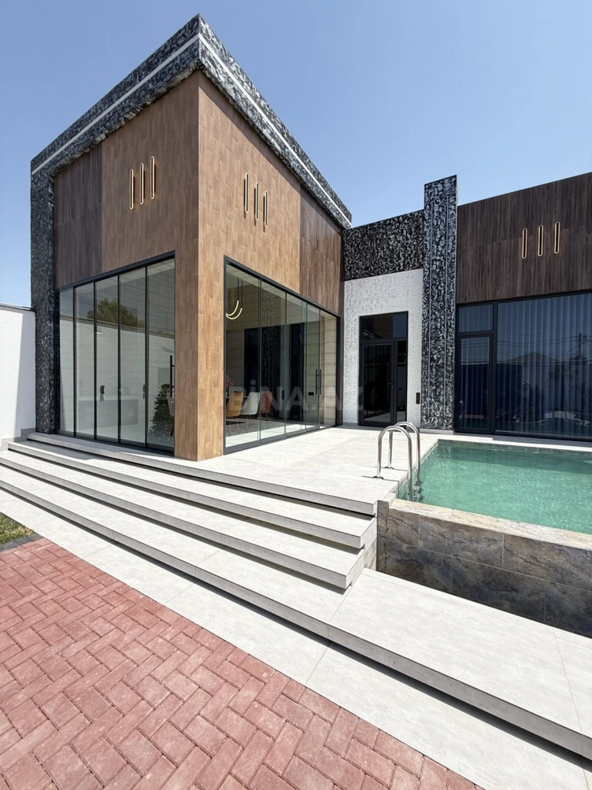 Satılır 5 otaqlı həyət evi 220 m²