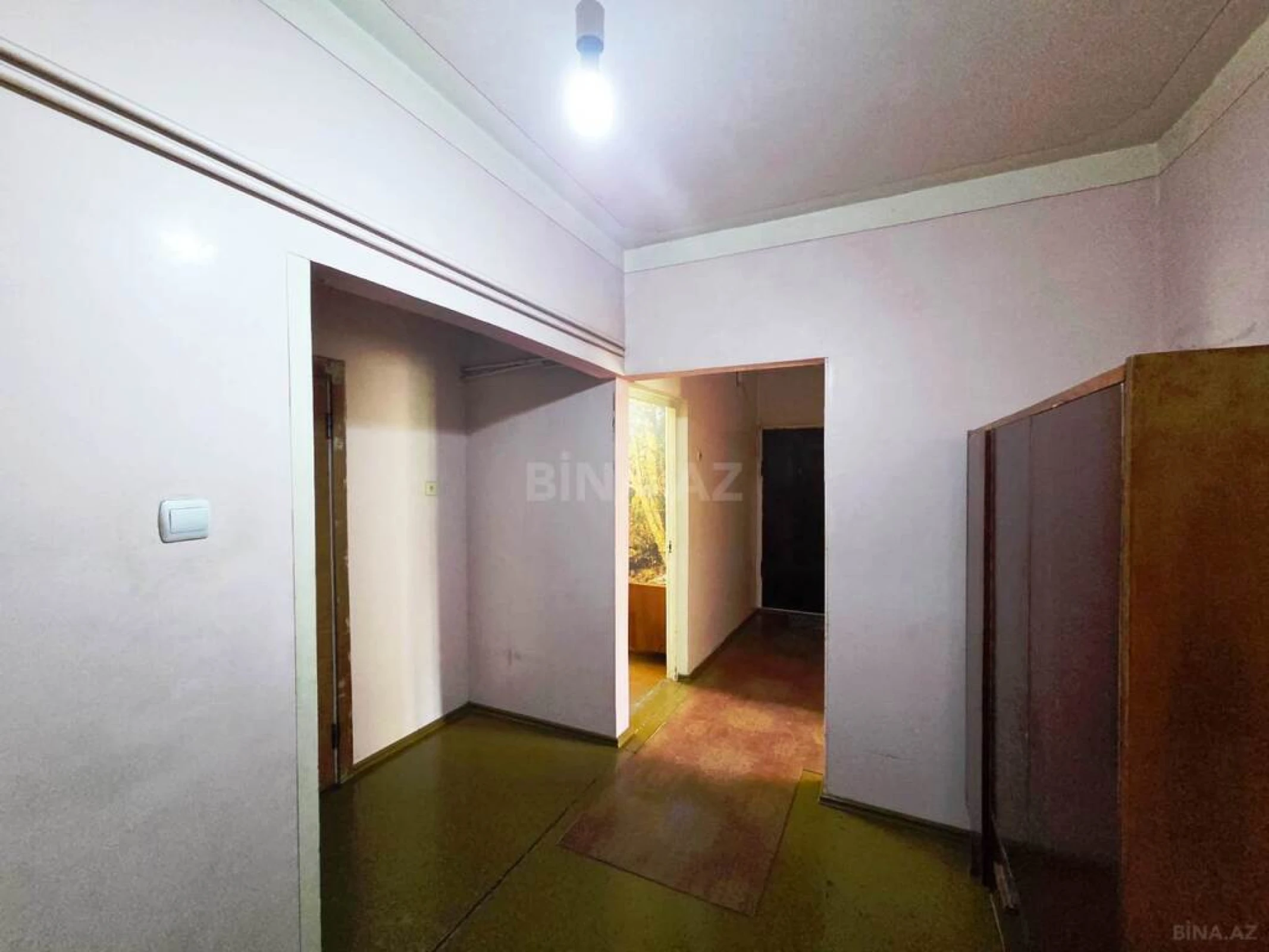 Satılır 5 otaqlı mənzil 127 m²