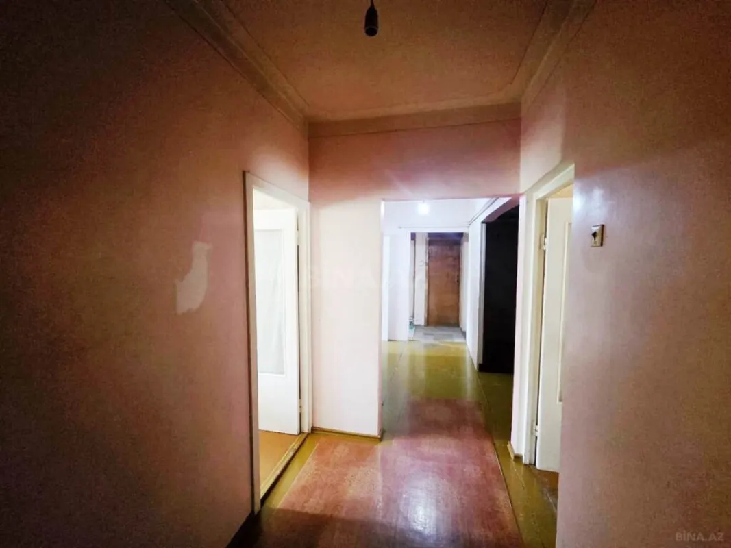 Satılır 5 otaqlı mənzil 127 m²