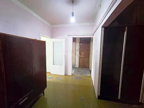 Satılır 5 otaqlı mənzil 127 m²