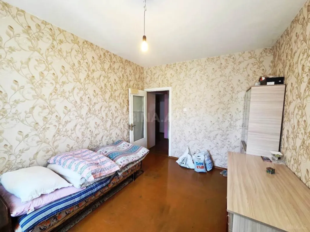 Satılır 5 otaqlı mənzil 127 m²