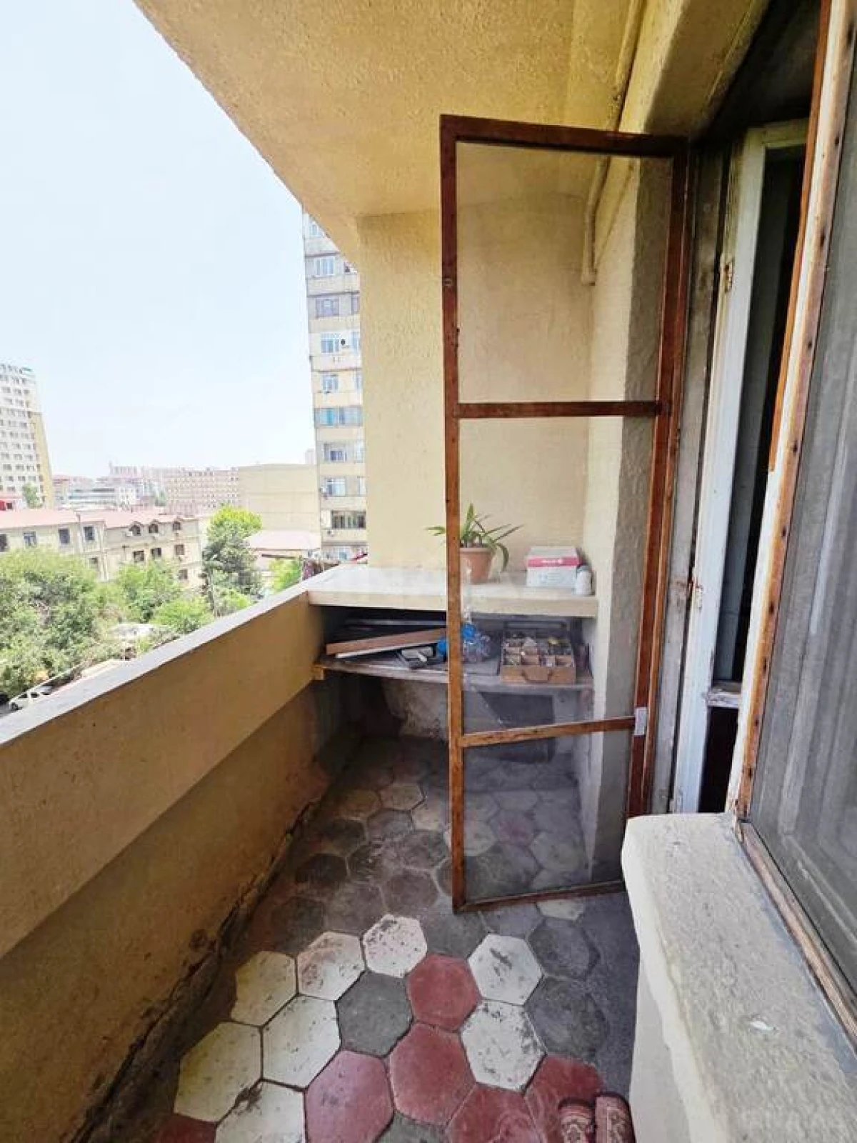 Satılır 5 otaqlı mənzil 127 m²