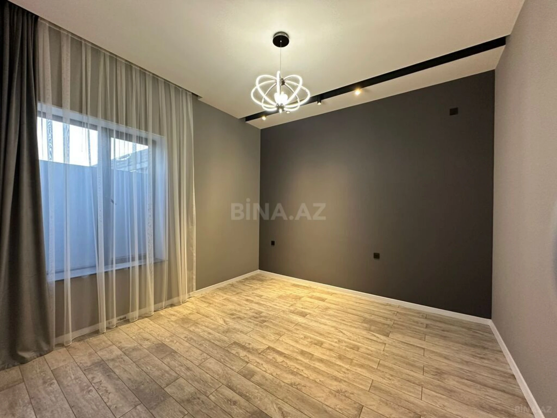 Satılır 4 otaqlı həyət evi 160 m²