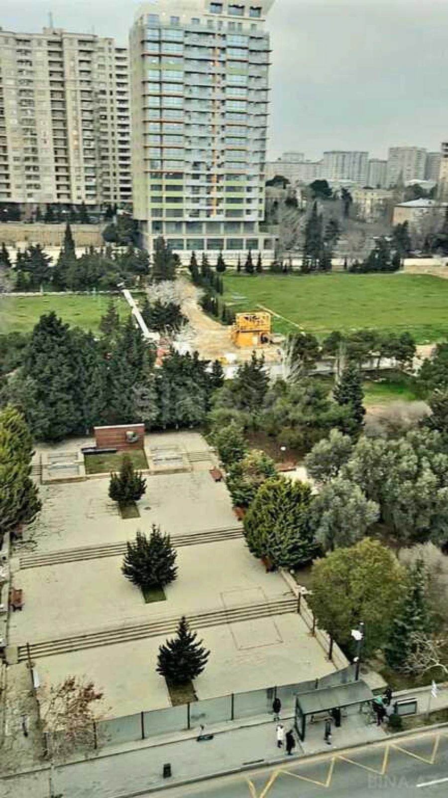 Satılır 3 otaqlı mənzil 175 m²