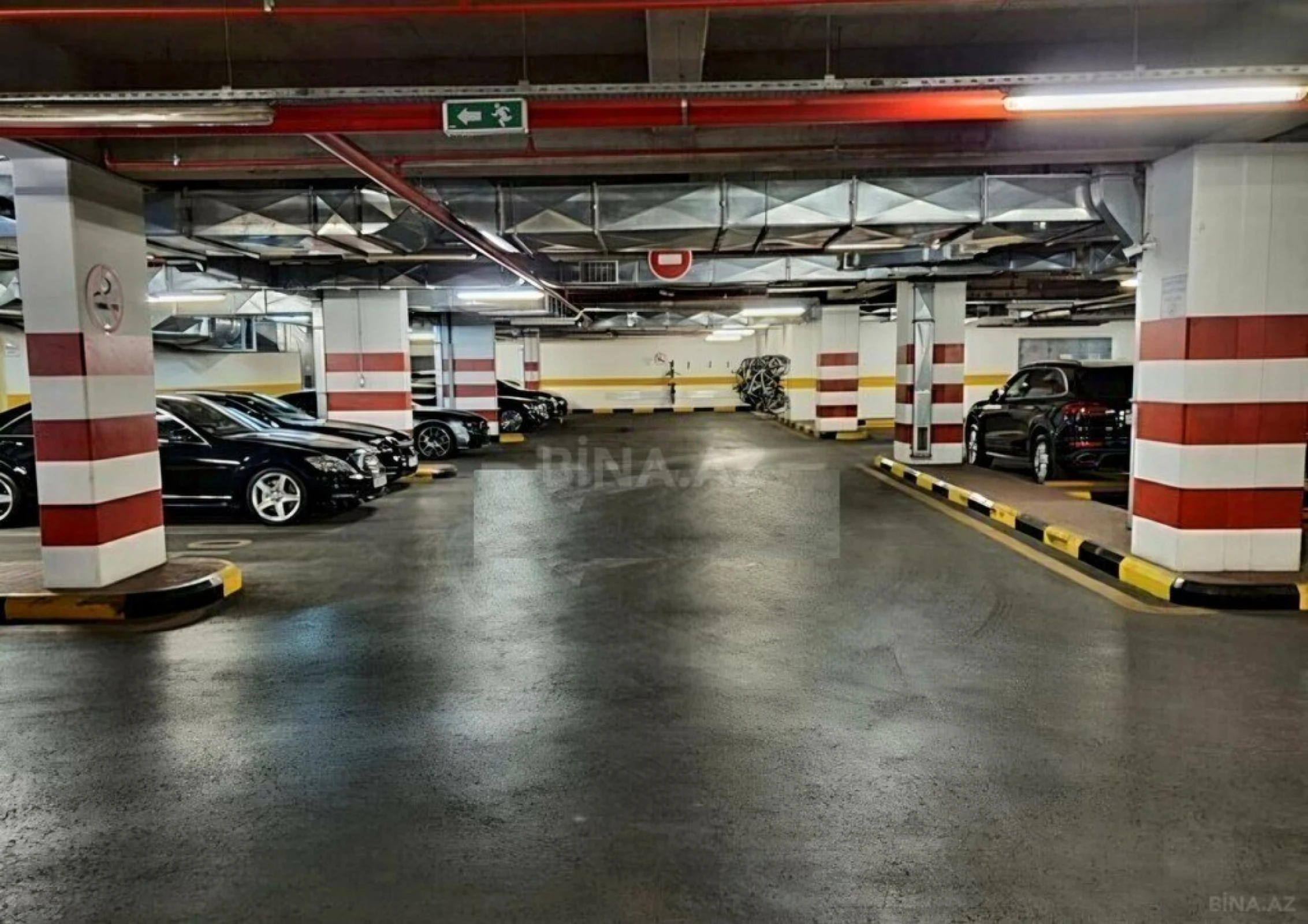 Satılır 3 otaqlı mənzil 175 m²