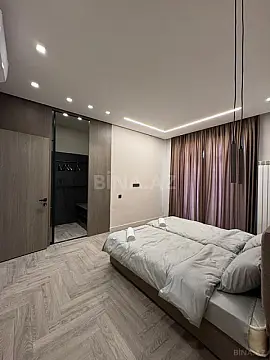 Satılır 3 otaqlı mənzil 158 m²