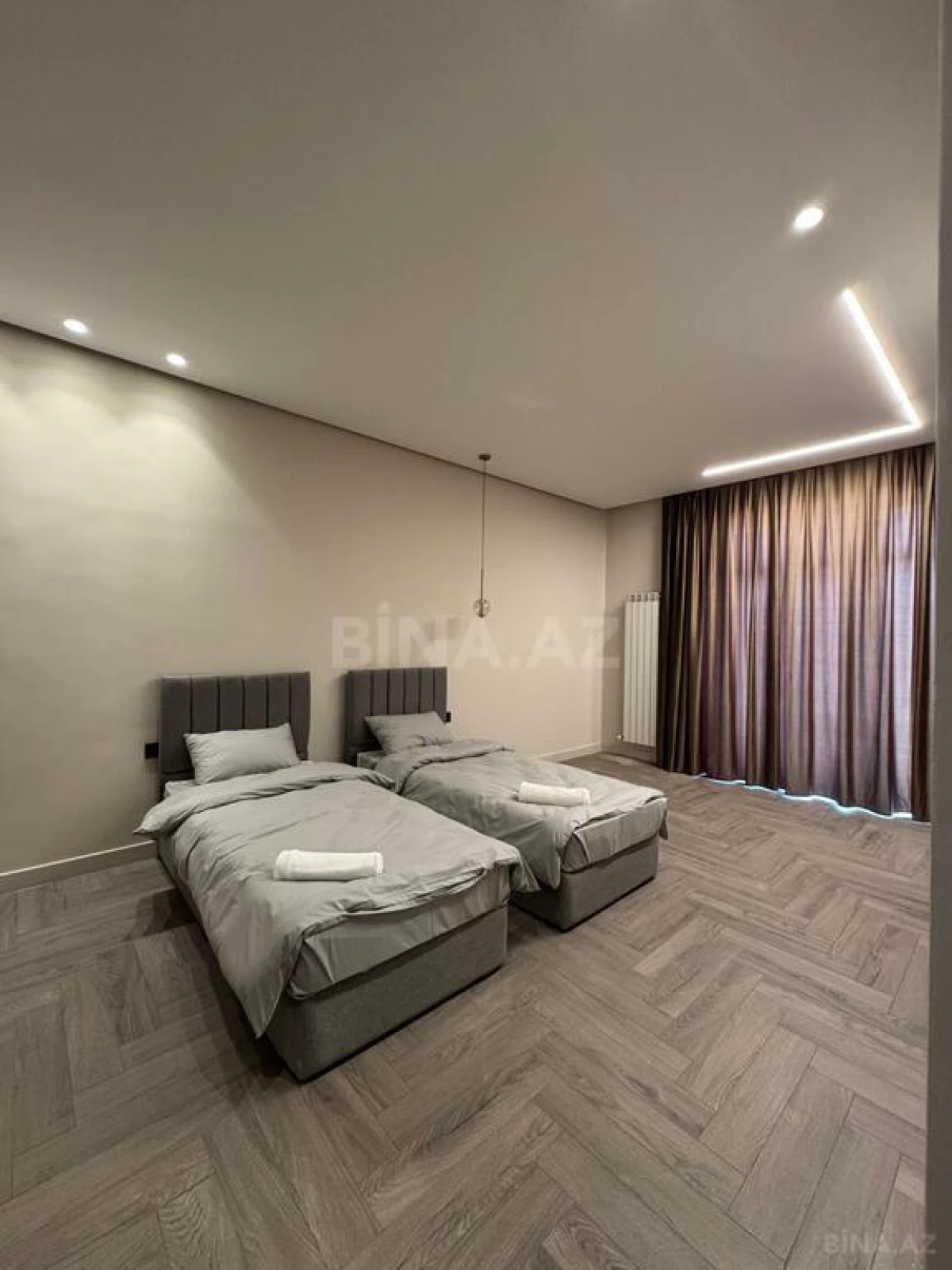Satılır 3 otaqlı mənzil 158 m²