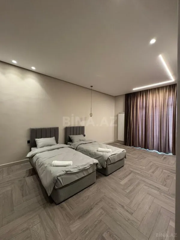 Satılır 3 otaqlı mənzil 158 m²