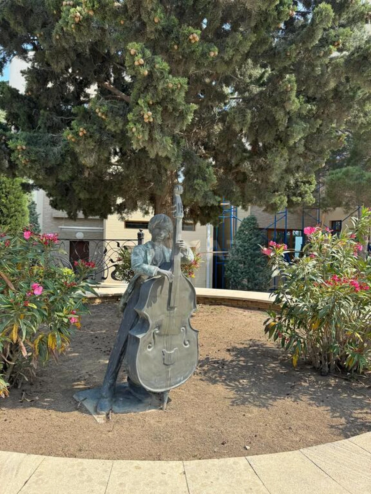 Satılır 3 otaqlı mənzil 158 m²