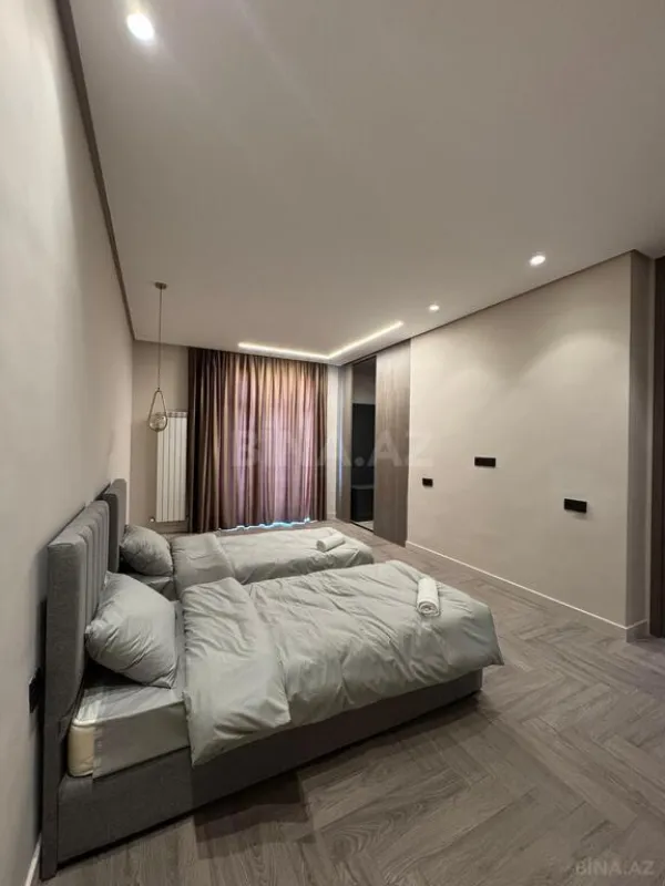 Satılır 3 otaqlı mənzil 158 m²