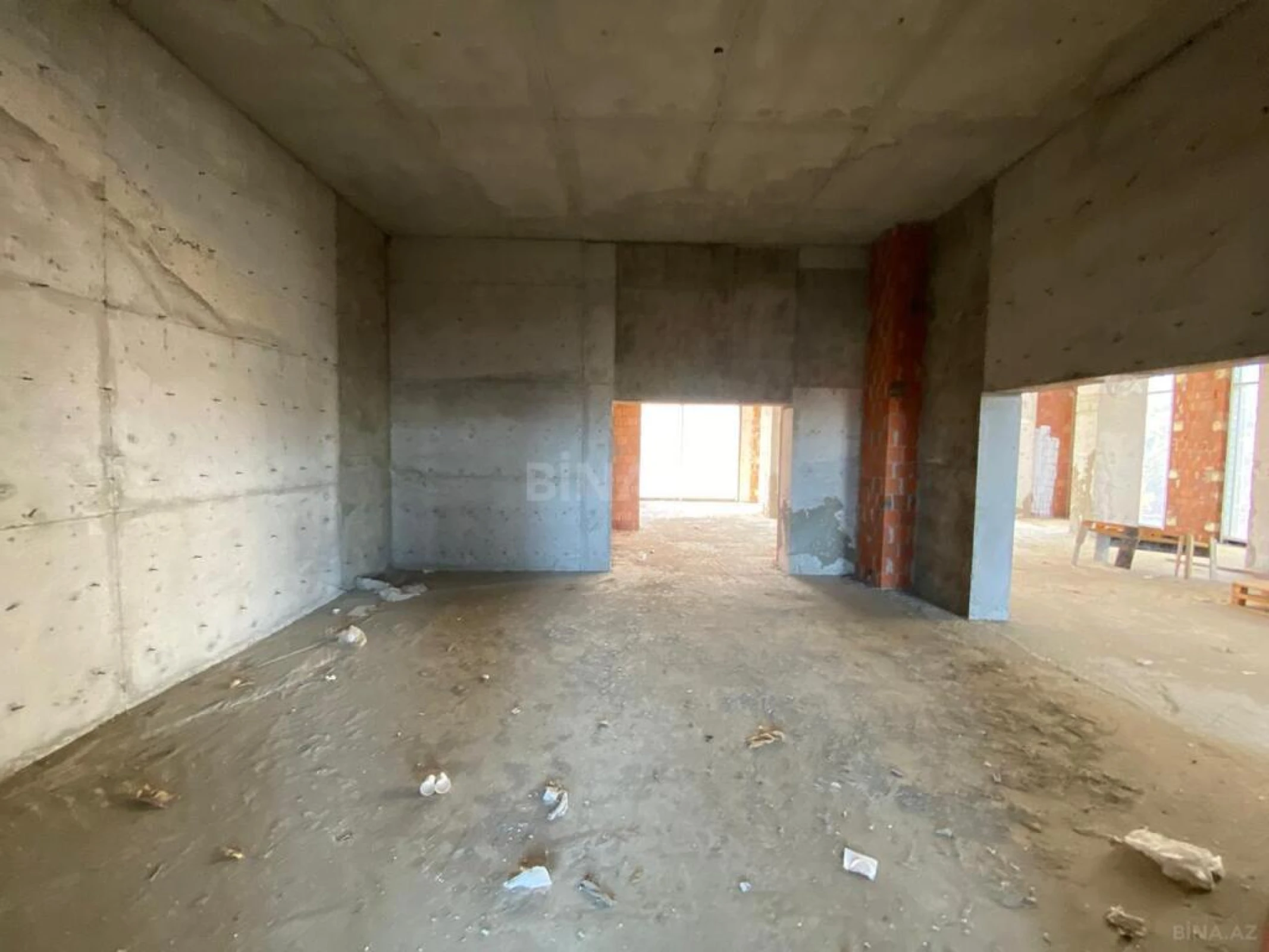 Satılır obyekt 350 m²