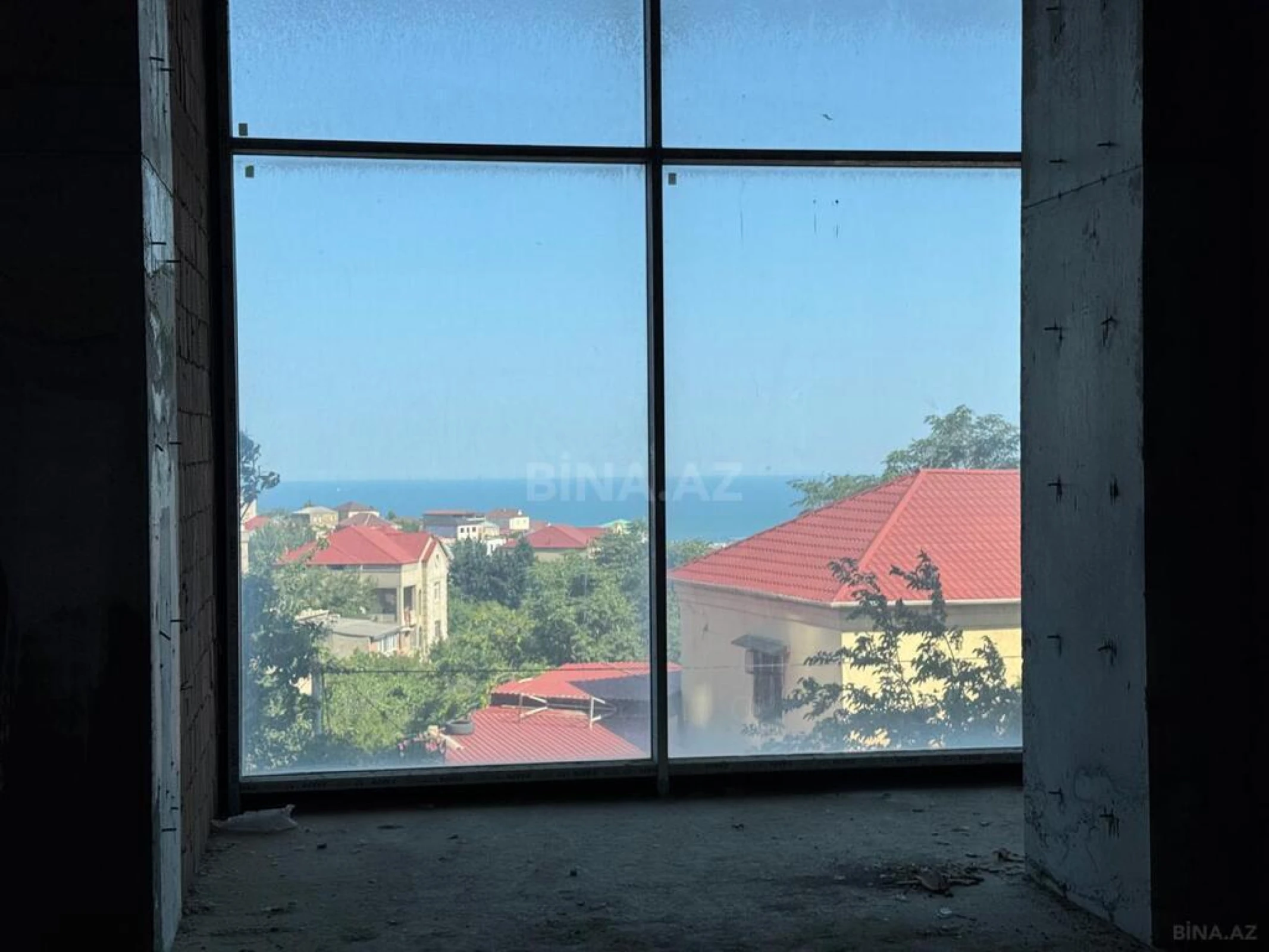 Satılır obyekt 350 m²