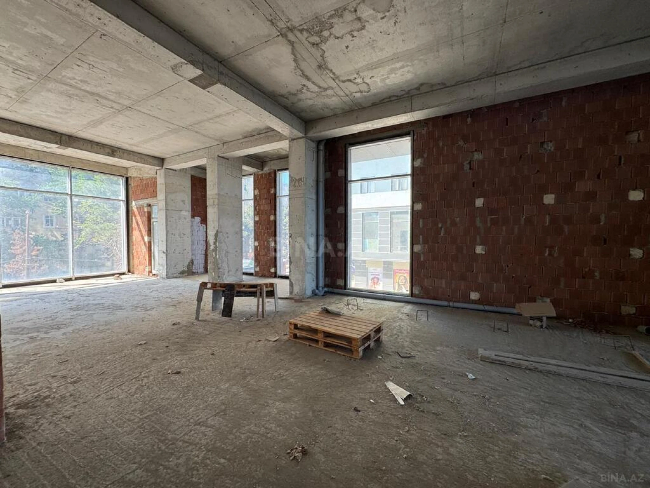 Satılır obyekt 350 m²