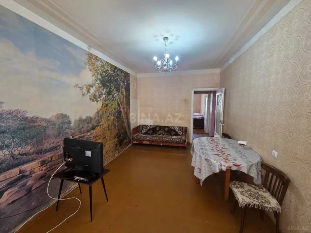 Satılır 5 otaqlı mənzil 130 m²