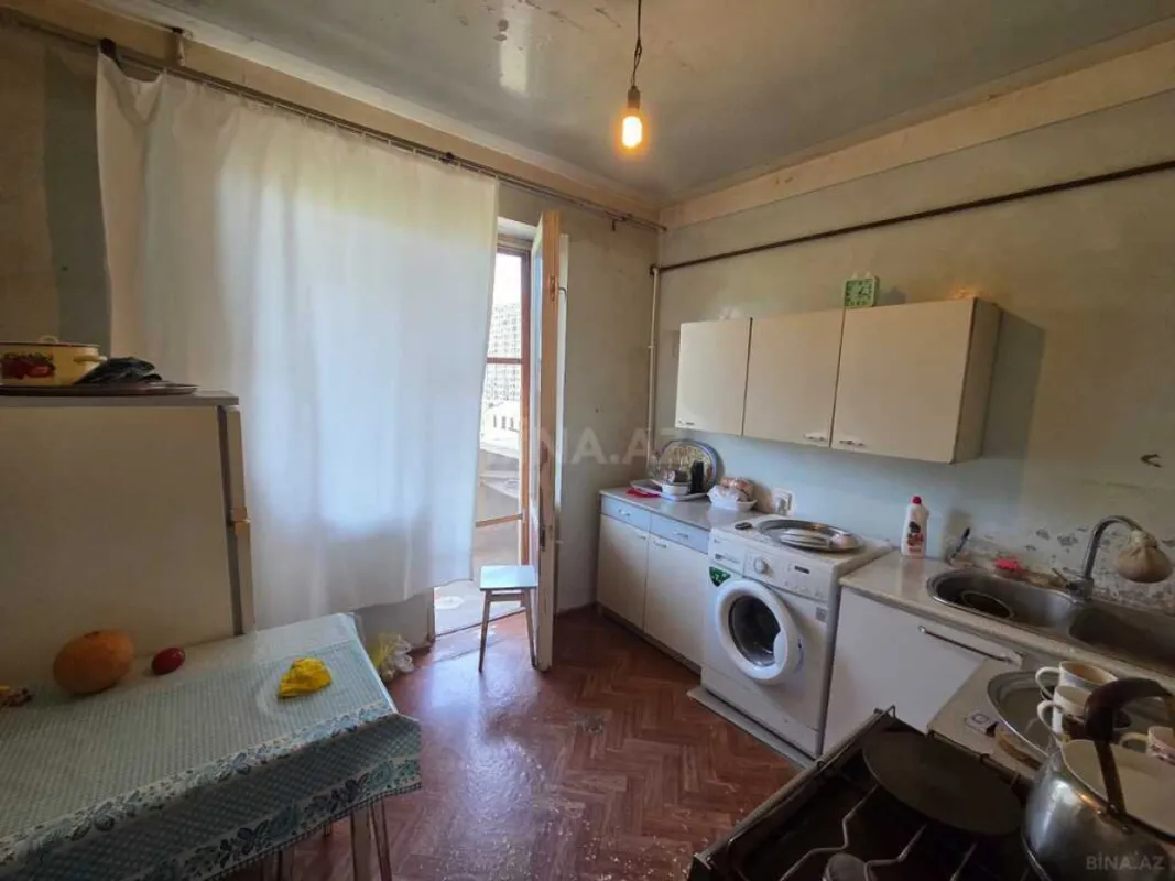 Satılır 5 otaqlı mənzil 130 m²