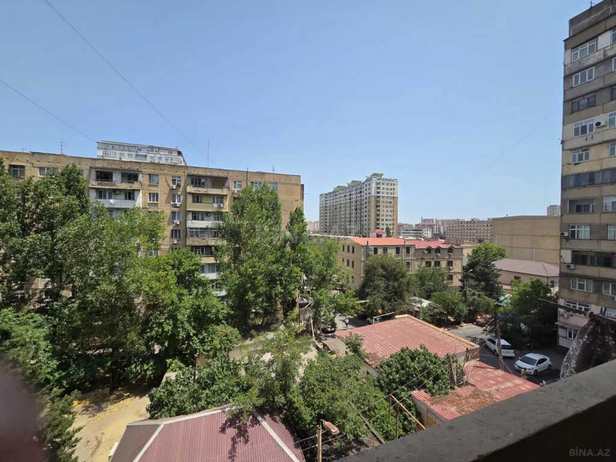 Satılır 5 otaqlı mənzil 130 m²