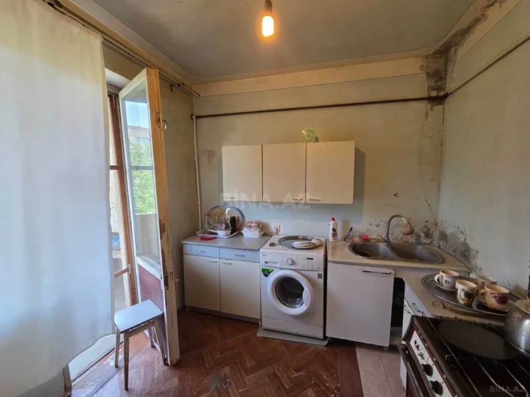 Satılır 5 otaqlı mənzil 130 m²