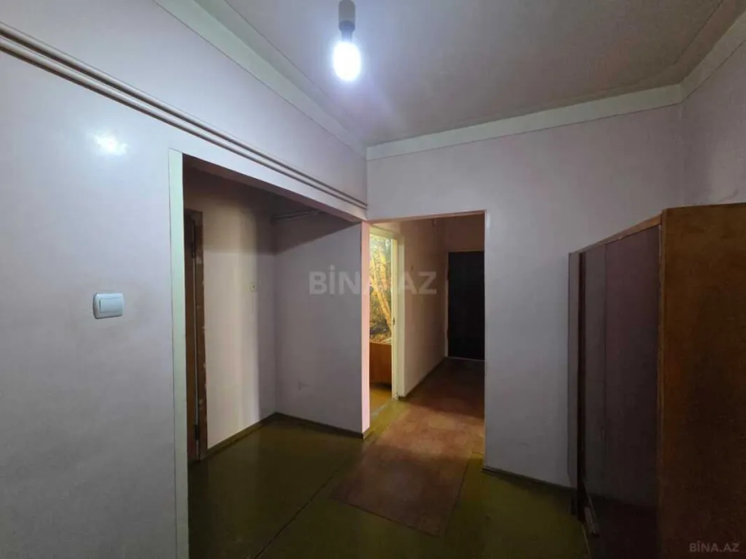 Satılır 5 otaqlı mənzil 130 m²
