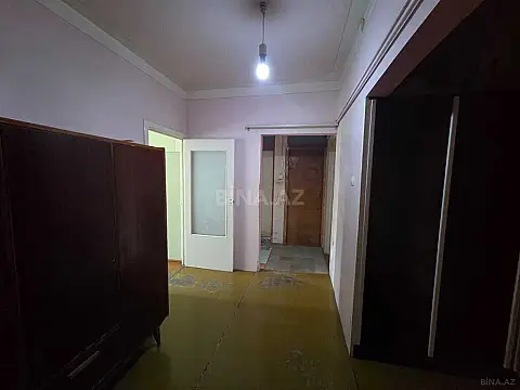 Satılır 5 otaqlı mənzil 130 m²