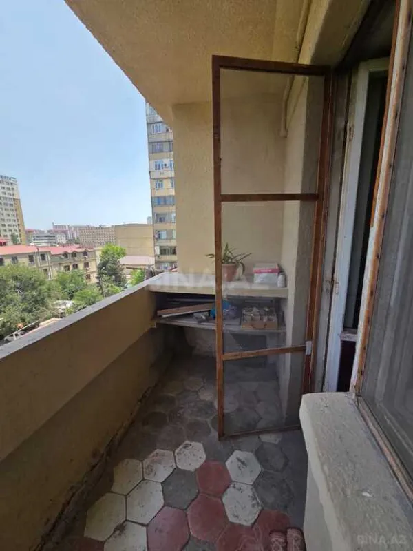 Satılır 5 otaqlı mənzil 130 m²