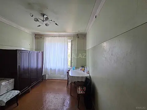 Satılır 5 otaqlı mənzil 130 m²