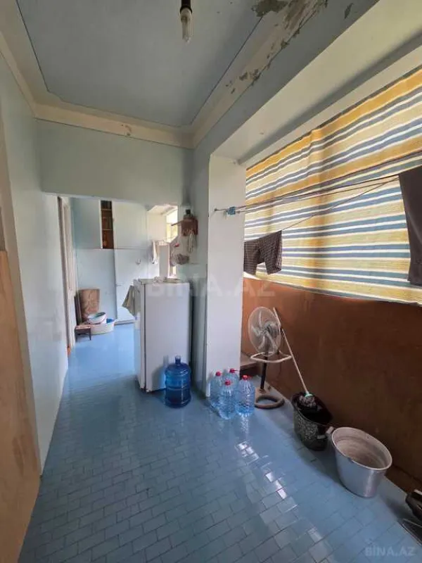 Satılır 5 otaqlı mənzil 130 m²