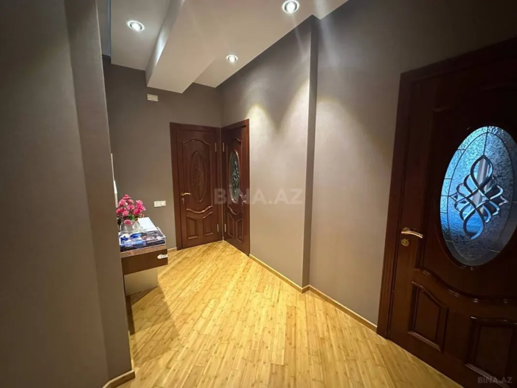 Satılır 3 otaqlı mənzil 150 m²
