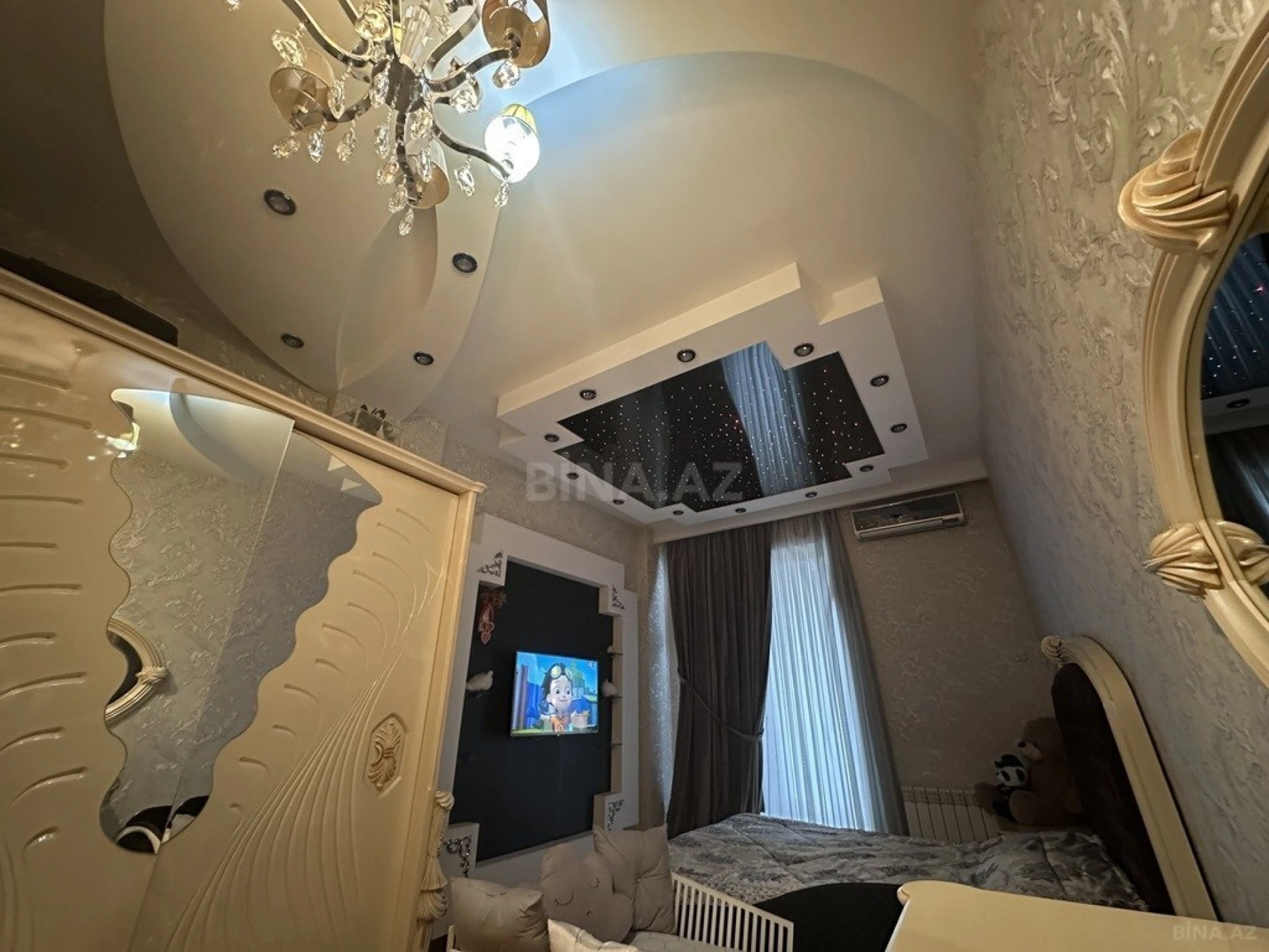 Satılır 3 otaqlı mənzil 150 m²