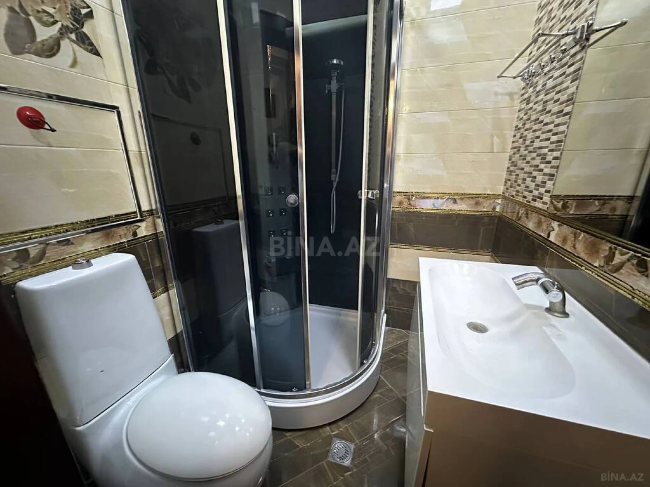 Satılır 3 otaqlı mənzil 150 m²