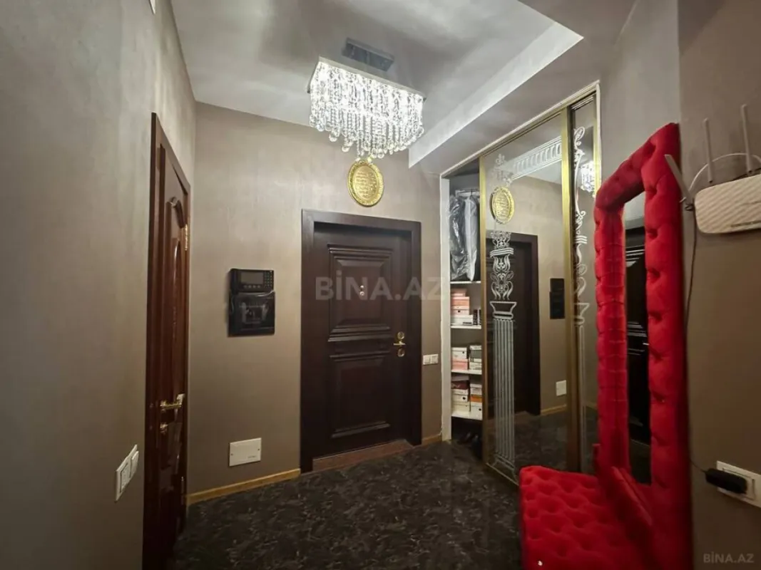 Satılır 3 otaqlı mənzil 150 m²