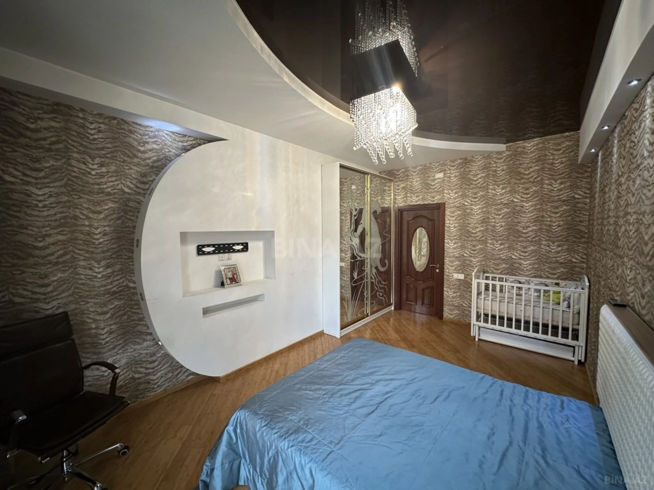 Satılır 3 otaqlı mənzil 150 m²