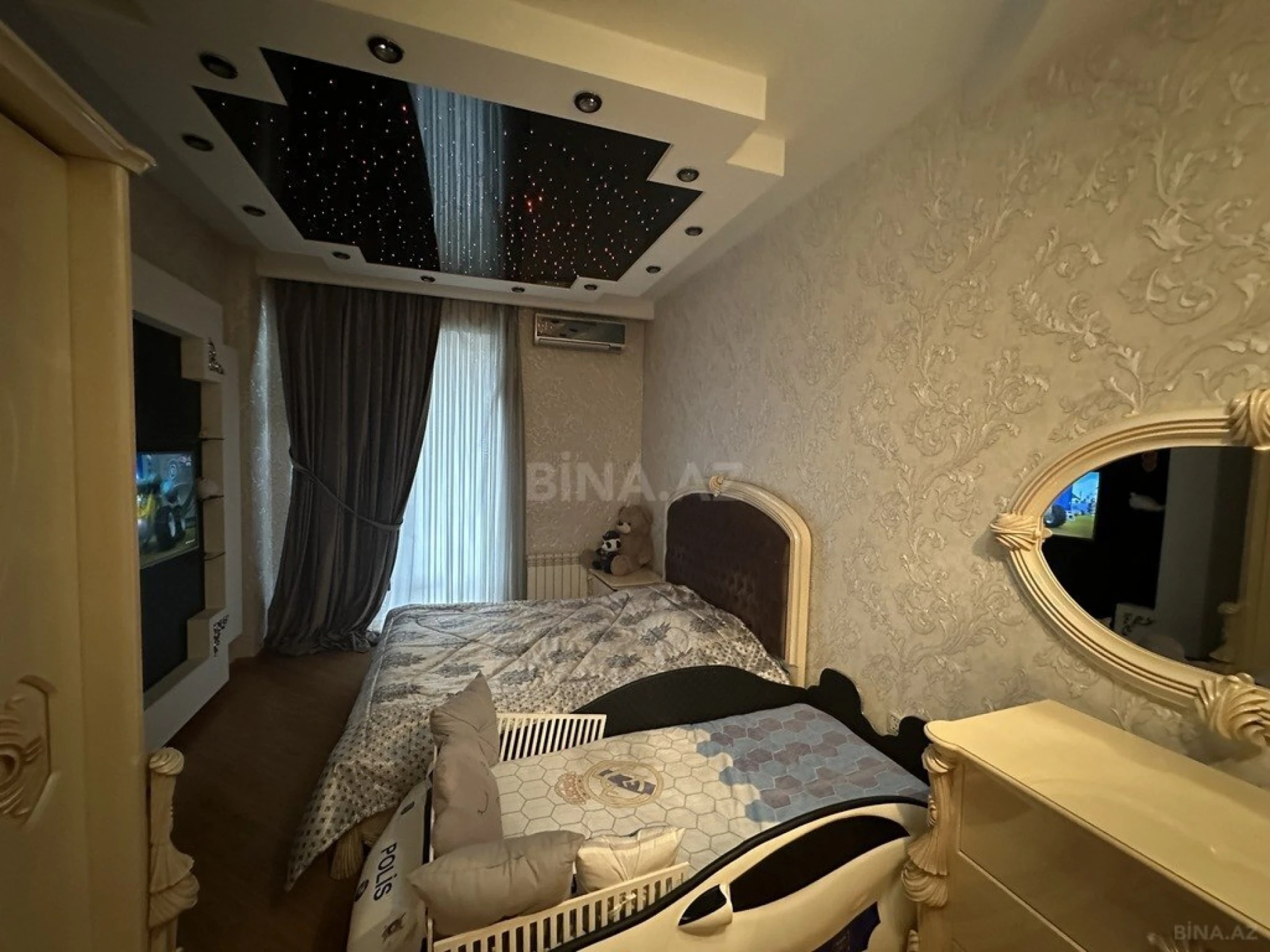 Satılır 3 otaqlı mənzil 150 m²