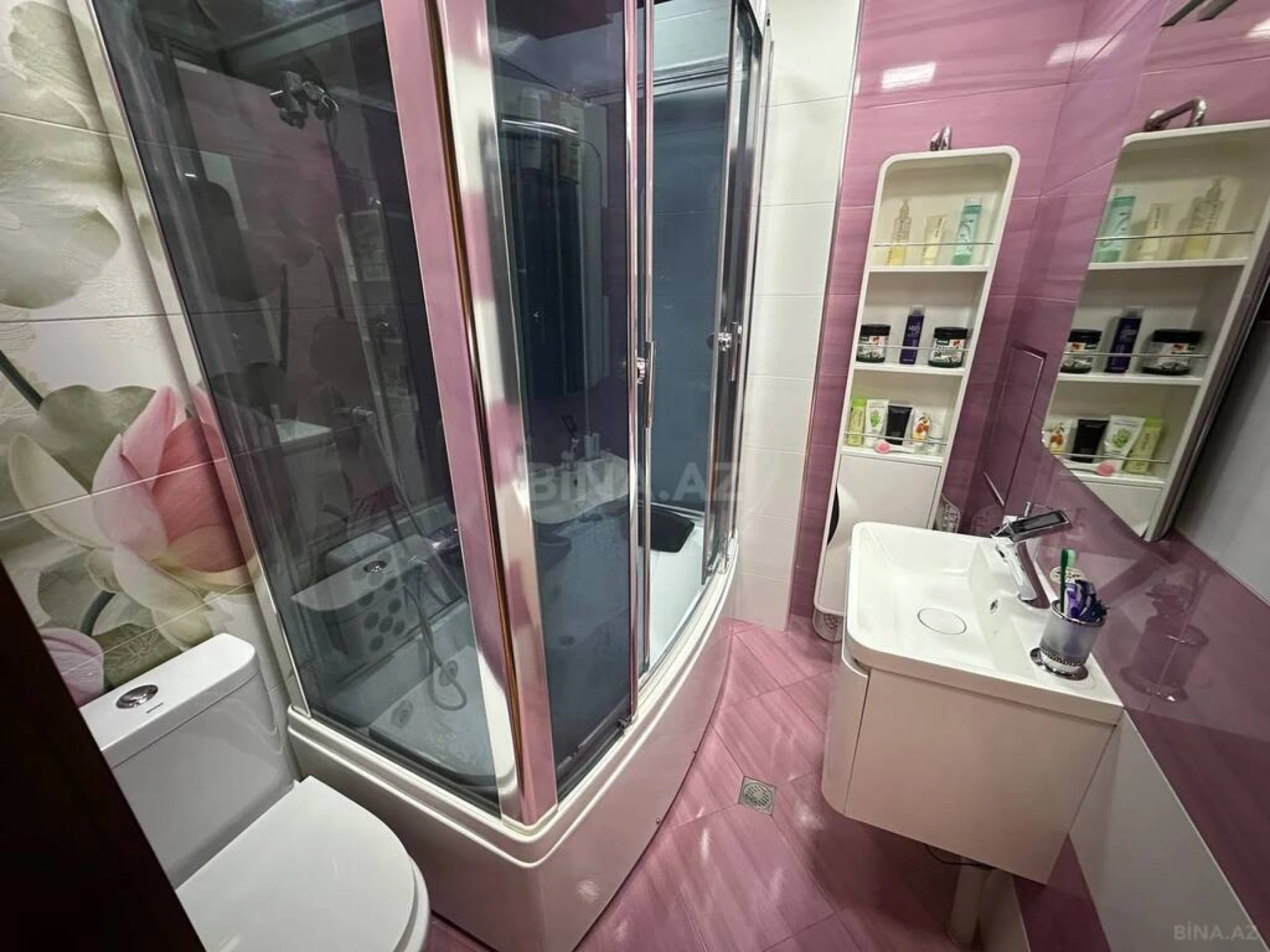 Satılır 3 otaqlı mənzil 150 m²