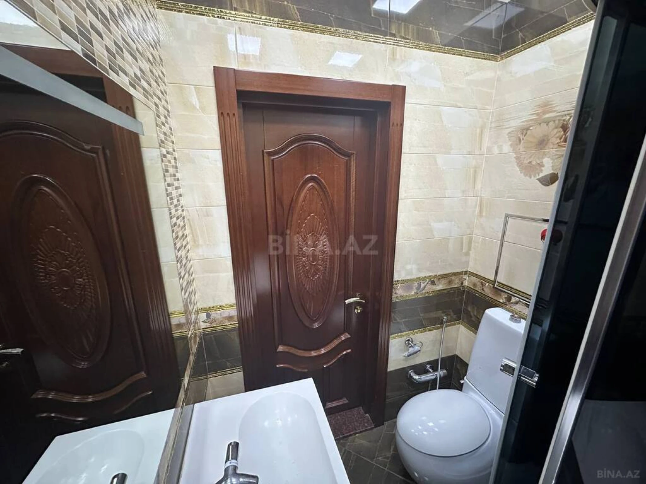 Satılır 3 otaqlı mənzil 150 m²