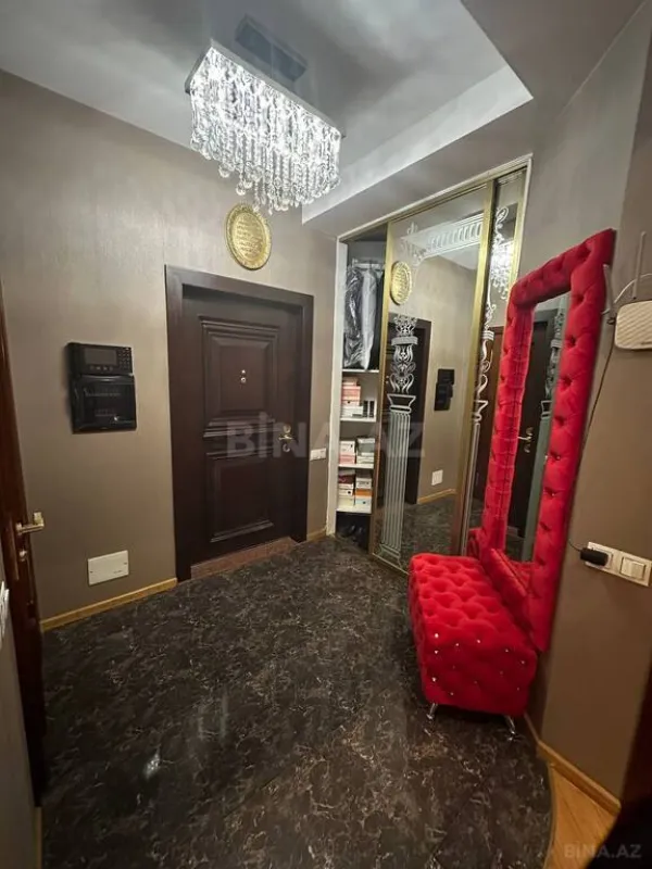 Satılır 3 otaqlı mənzil 150 m²