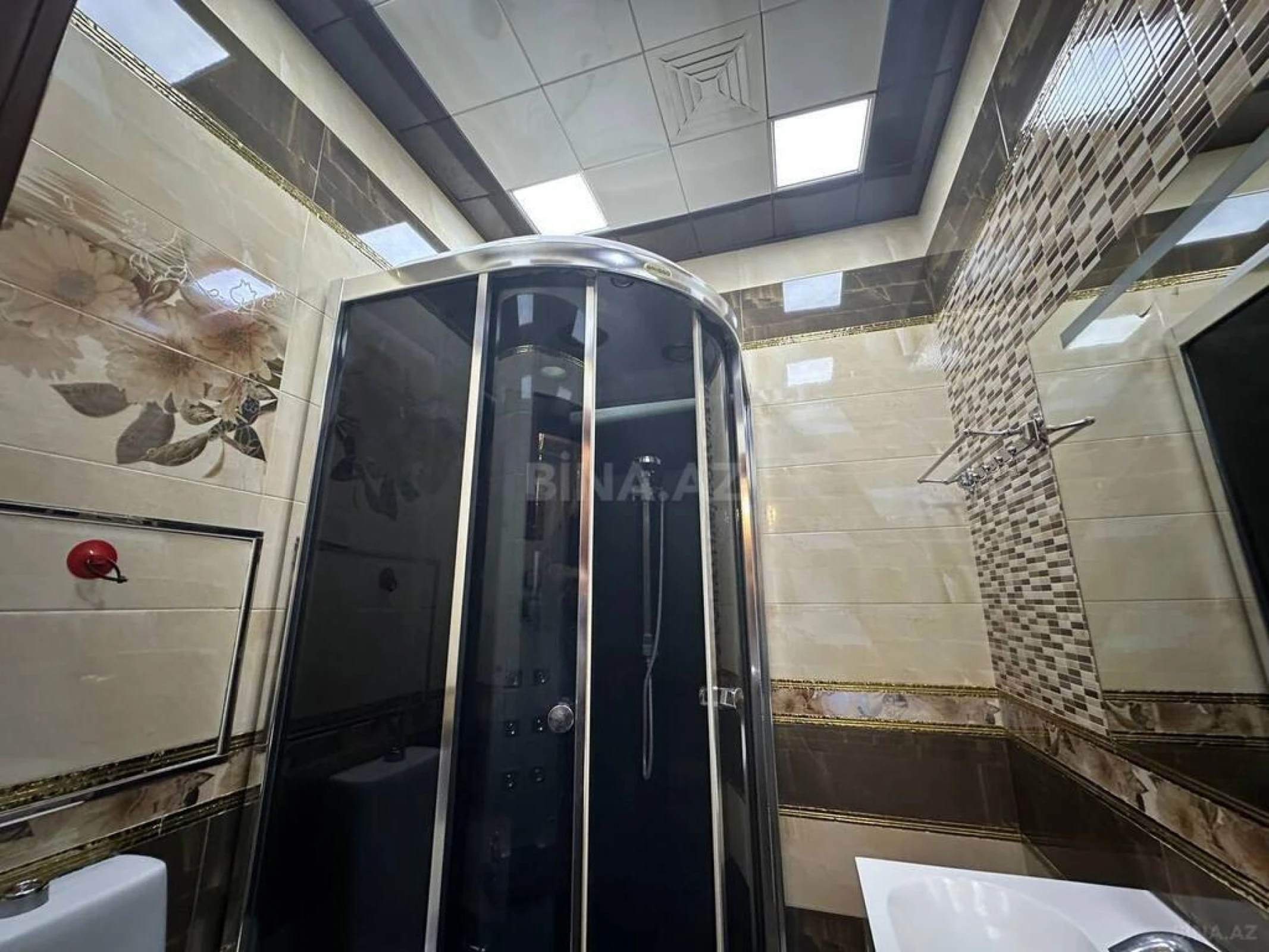 Satılır 3 otaqlı mənzil 150 m²