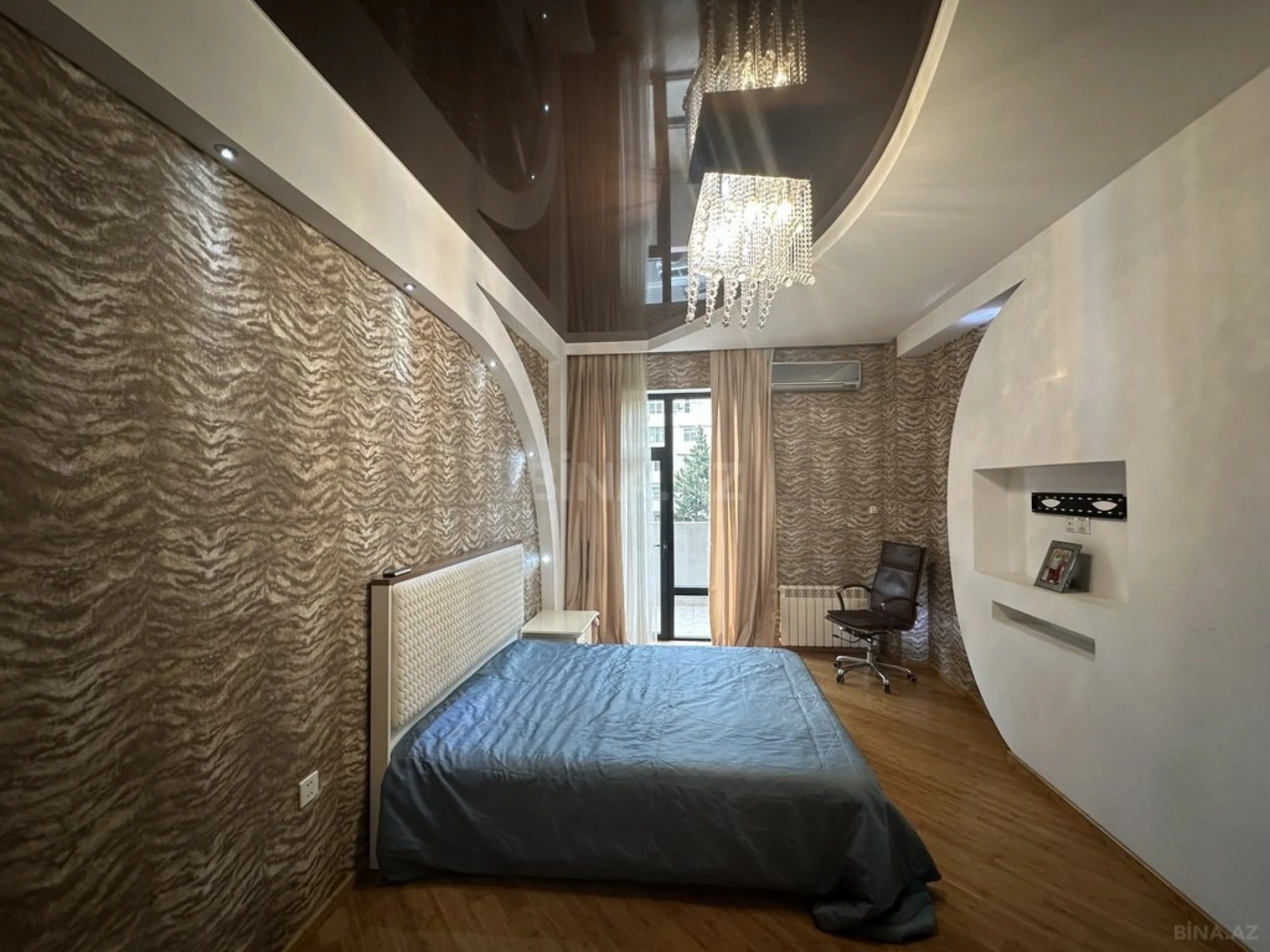 Satılır 3 otaqlı mənzil 150 m²