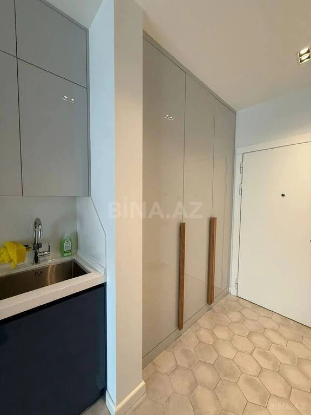 Satılır 1 otaqlı mənzil 58 m²