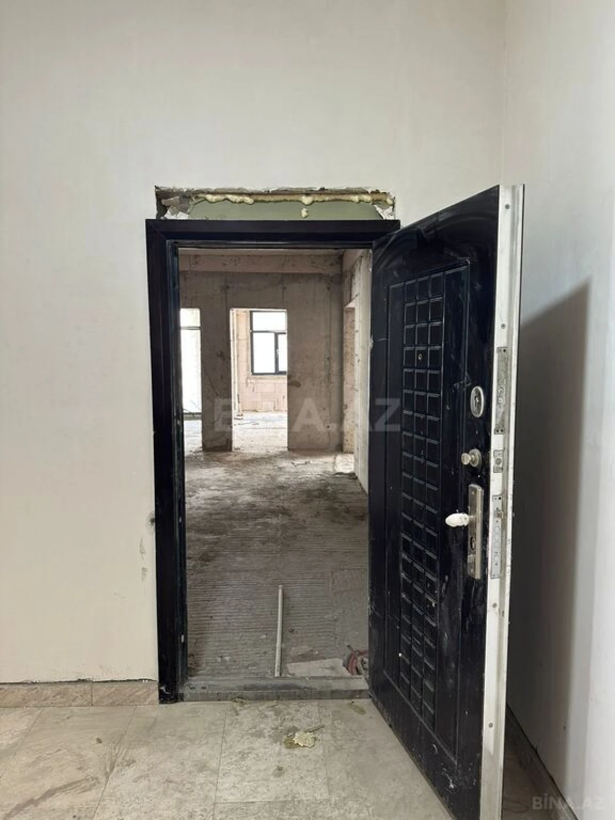 Satılır 3 otaqlı mənzil 153 m²